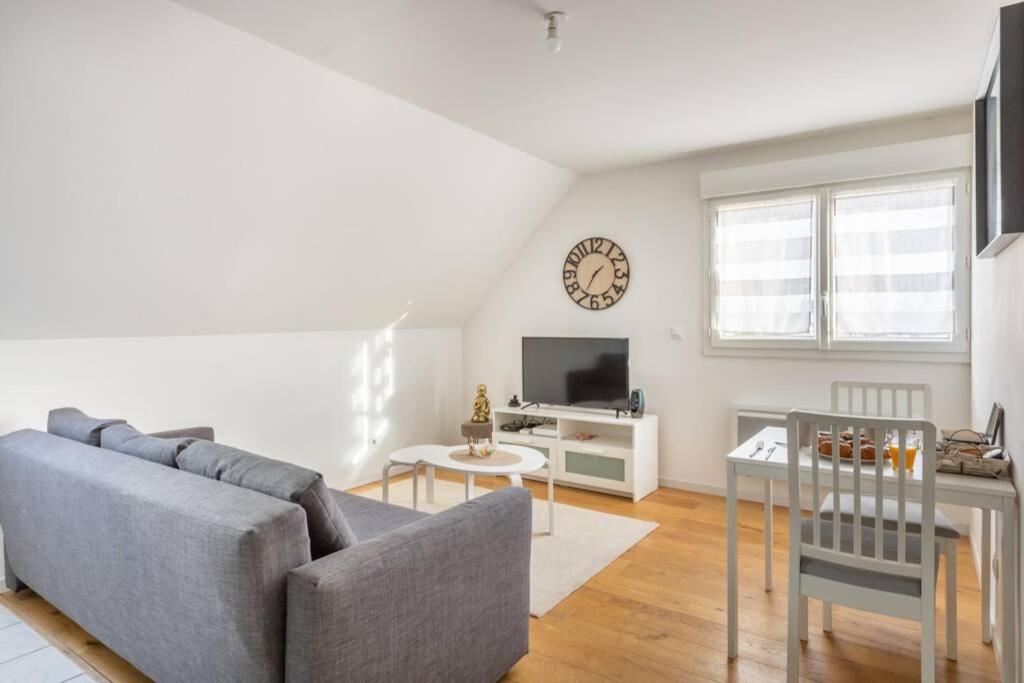 Grand Confort, Appartement Osny Exterior foto